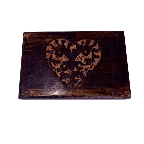 Vintage Hand Carved Wooden Heart Box, Dark Stained Trinket Jewelry Keepsake Stor - Picture 3 of 10